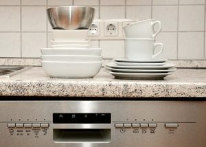 Student cleaning tips for dirty dishes